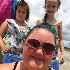 Meet your Posher, Crystal